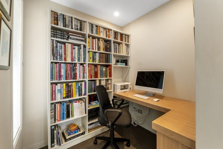 Photo of property in 10 Olivia Street, Stratford, 4332