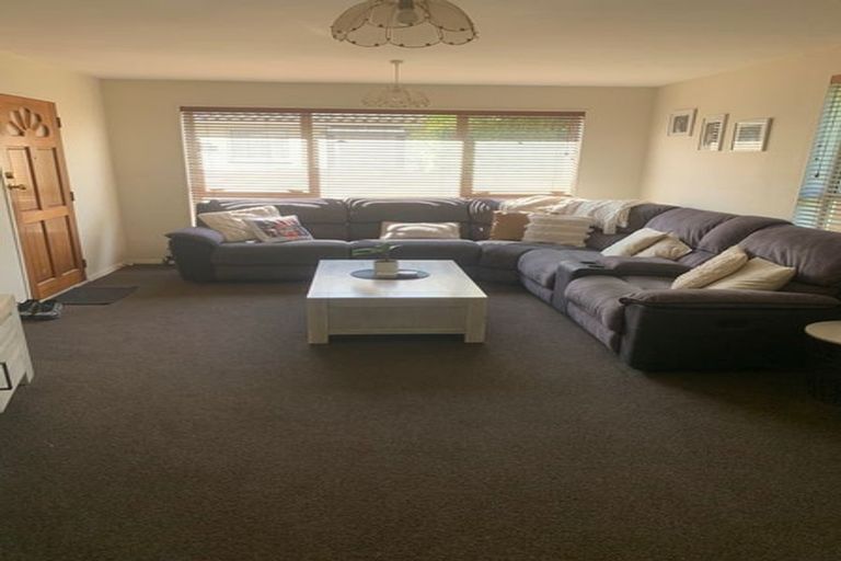 Photo of property in 64 Oakley Crescent, Hornby, Christchurch, 8042