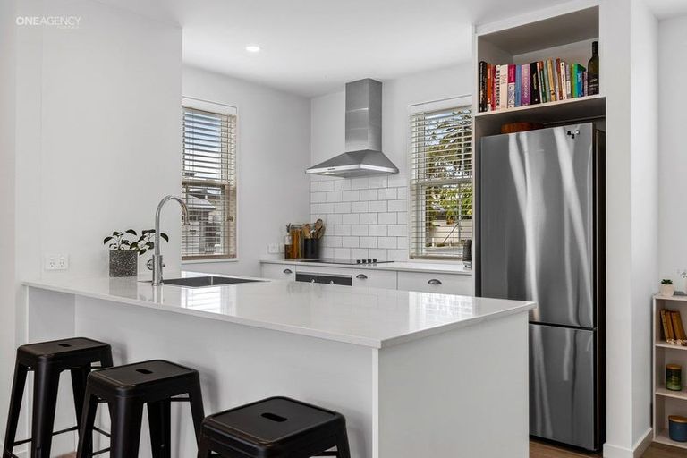 Photo of property in 1/24 Devon Street, Sydenham, Christchurch, 8023