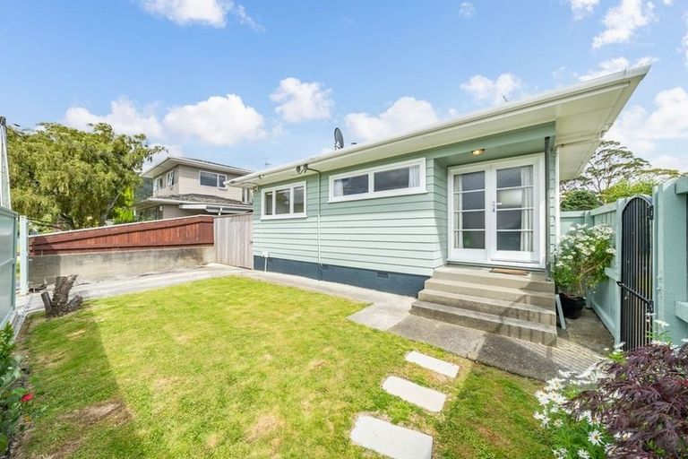 Photo of property in 87a Karamu Crescent, Wainuiomata, Lower Hutt, 5014
