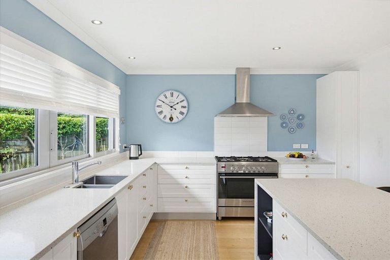 Photo of property in 8 River Glade, Waikanae, 5036