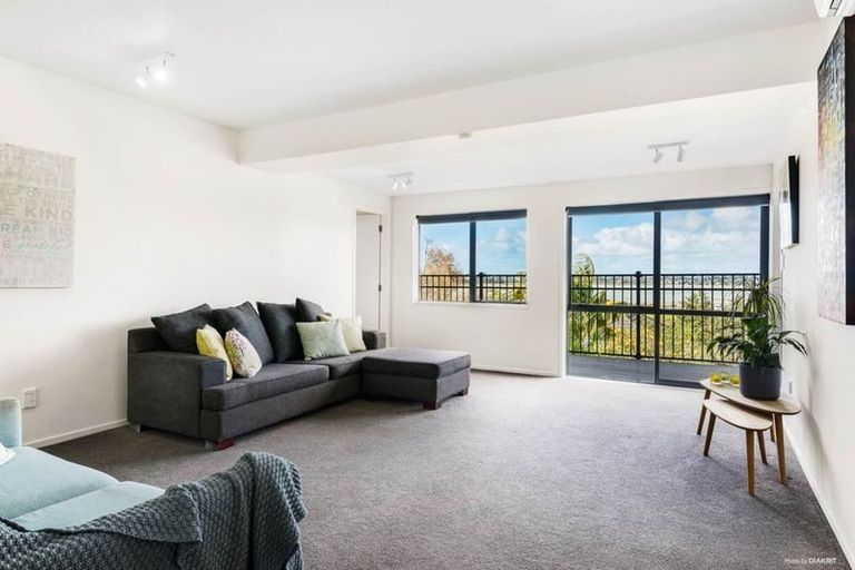 Photo of property in 68 Mcbreen Avenue, Northcote, Auckland, 0627