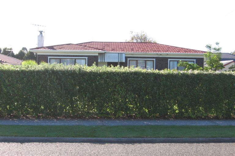 Photo of property in 57 Cambridge Terrace, Papatoetoe, Auckland, 2025