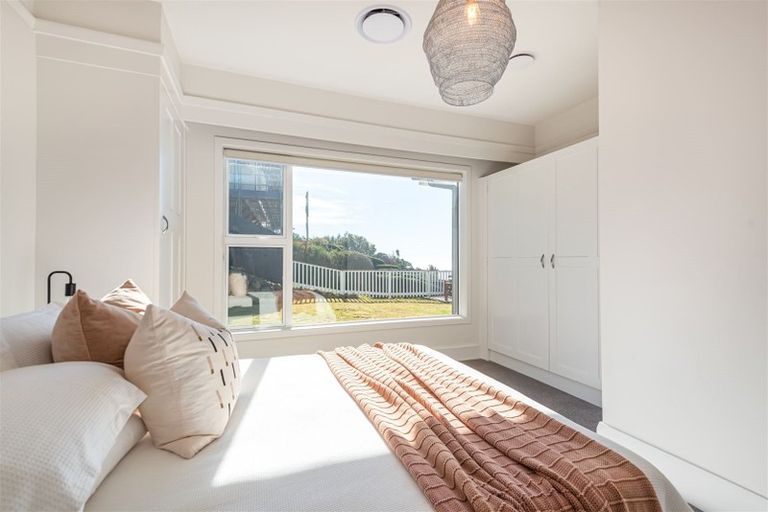 Photo of property in 182 Mount Pleasant Road, Mount Pleasant, Christchurch, 8081