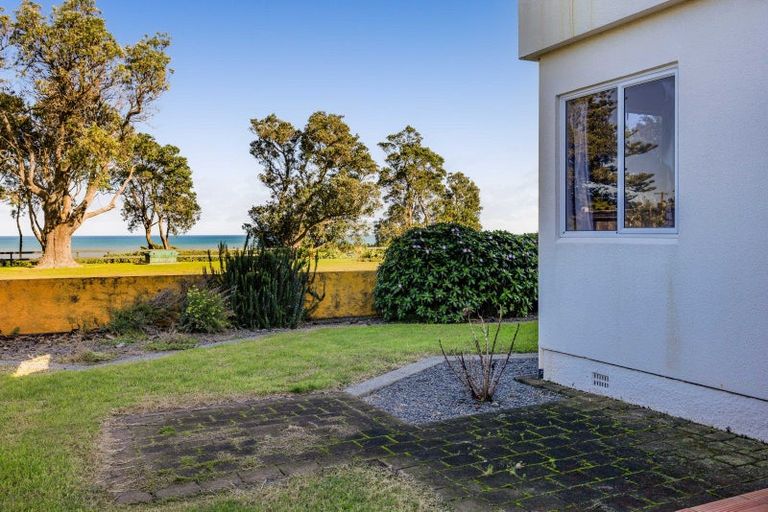 Photo of property in 22 Fox Street, Opunake, 4616