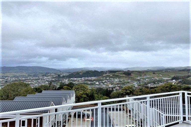 Photo of property in 20 Kopua Place, Whitby, Porirua, 5024