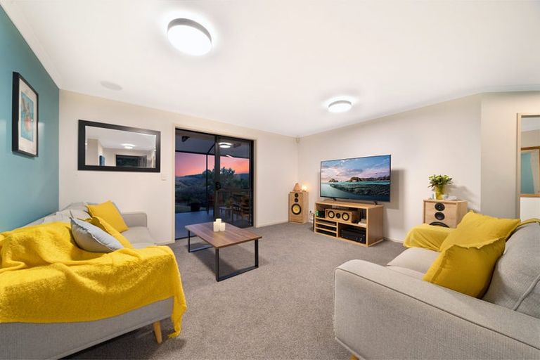 Photo of property in 32 Te Kauri Place, Helensville, 0800