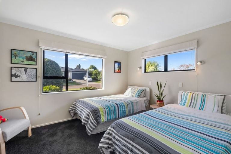 Photo of property in 2 Halsey Grove, Paraparaumu Beach, Paraparaumu, 5032