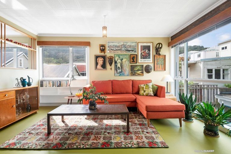 Photo of property in Victoria Court, 4u8 Queen Street, Mount Victoria, Wellington, 6011