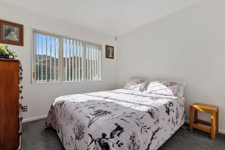 Photo of property in 10/43 Fruitvale Road, New Lynn, Auckland, 0600