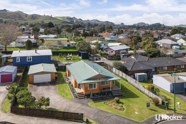 Photo of property in 12 Carrick Robertson Place, Waihi, 3610