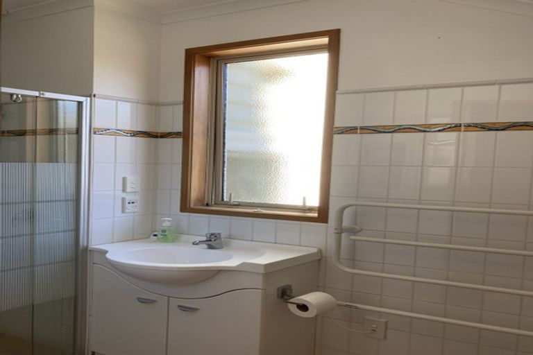 Photo of property in 60a Freyberg Street, Lyall Bay, Wellington, 6022