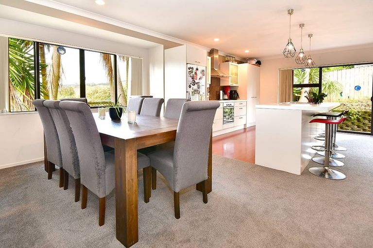 Photo of property in 1 Empressa Heights, Helensville, 0800