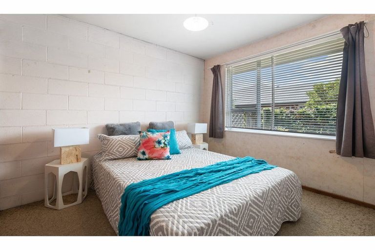 Photo of property in 3 Peverel Street, Riccarton, Christchurch, 8011