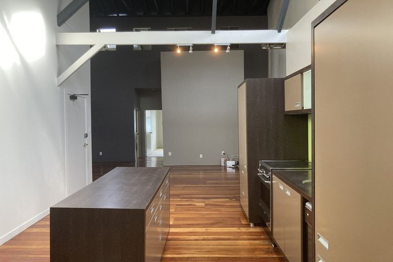 Photo of property in 2u7 King Street, Mount Cook, Wellington, 6021