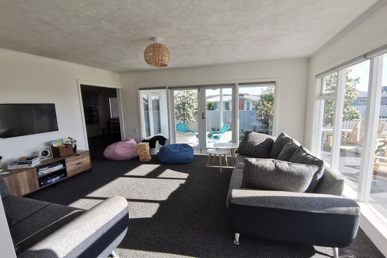 Photo of property in 1 Chester Place, Taradale, Napier, 4112