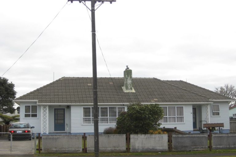 Photo of property in 14 Waimea Street, Westown, New Plymouth, 4310