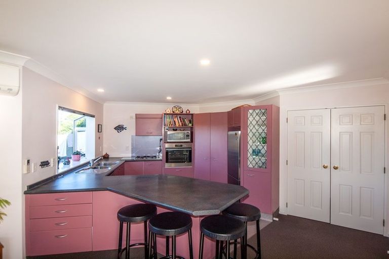 Photo of property in 143 Westchester Drive, Churton Park, Wellington, 6037