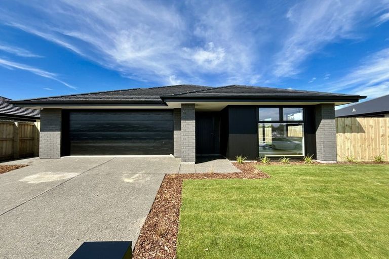 Photo of property in 18 Songpa Street, Halswell, Christchurch, 8025