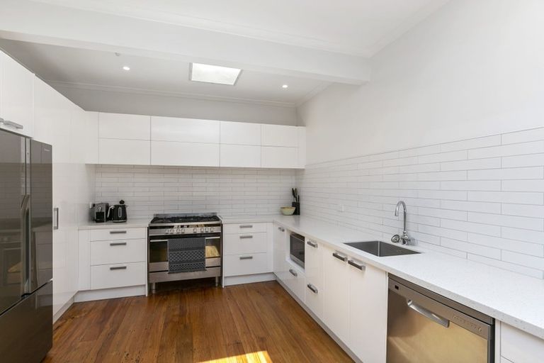 Photo of property in 7 Vennell Street, Brooklyn, Wellington, 6021