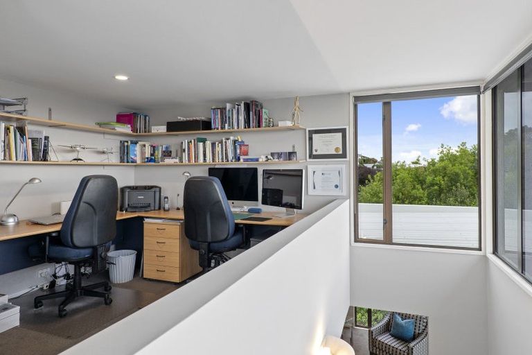 Photo of property in 3 Allom Lane, Cashmere, Christchurch, 8022