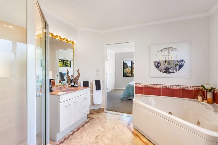 Photo of property in 3 Takahe Drive, Paraparaumu Beach, Paraparaumu, 5032