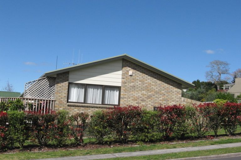 Photo of property in 5 Lorrigan Way, Welcome Bay, Tauranga, 3112