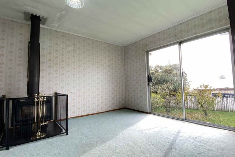 Photo of property in 62 Royal View Road, Te Atatu South, Auckland, 0610