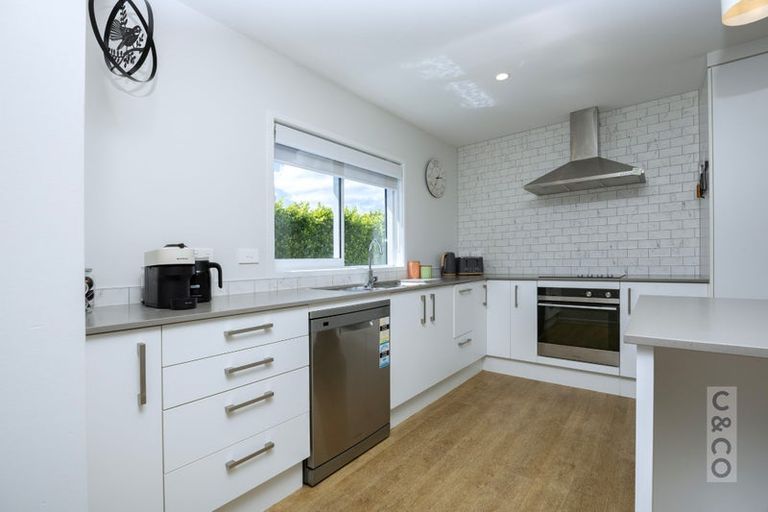 Photo of property in 77a Pohutukawa Parade, Riverhead, 0820