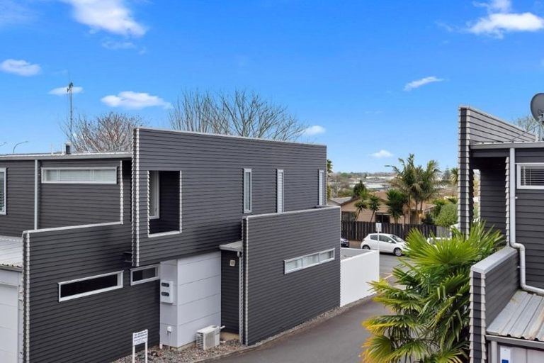 Photo of property in 23u7 Marama Street, Frankton, Hamilton, 3204