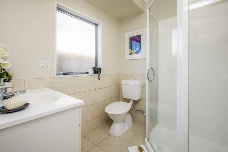 Photo of property in 9 Puketi Lane, Waiuku, 2123