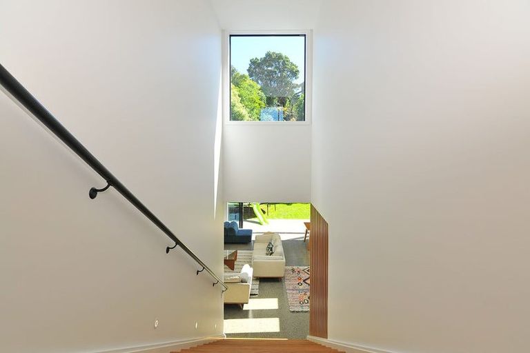 Photo of property in 12 Helen Street, Brooklyn, Wellington, 6021