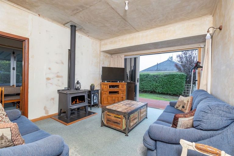 Photo of property in 2 Mcgregor Crescent, Masterton, 5810