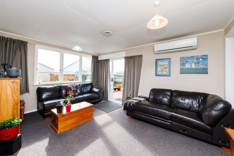 Photo of property in 5 Kupe Place, Highbury, Palmerston North, 4412