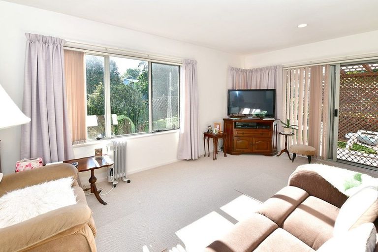 Photo of property in 31 The Grove, Red Beach, 0932