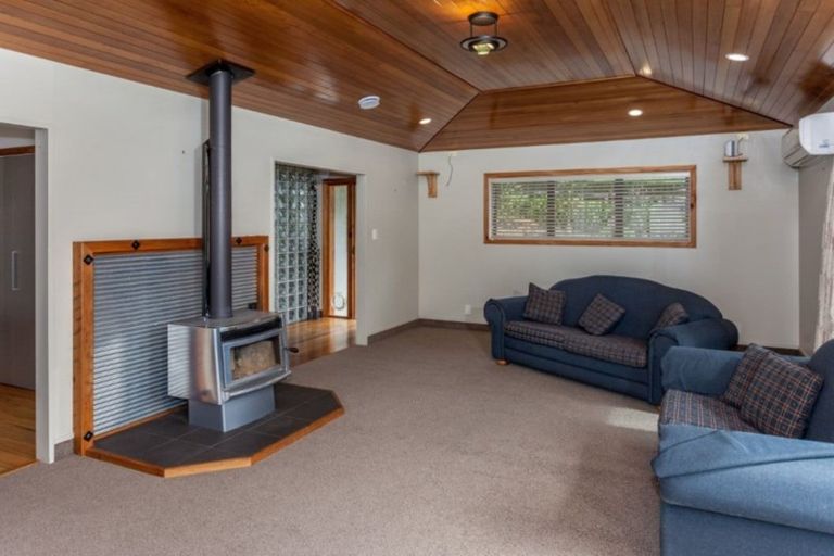Photo of property in 8 Brenton Place, Whangamata, 3691