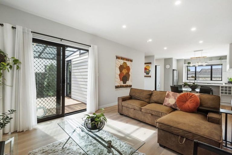 Photo of property in 9c Totara Grove, Hillcrest, Auckland, 0627