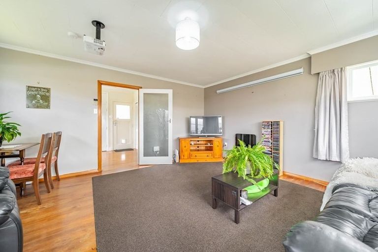 Photo of property in 87a Karamu Crescent, Wainuiomata, Lower Hutt, 5014