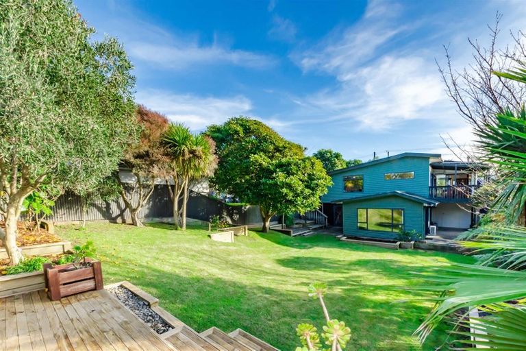 Photo of property in 109 Seaview Road, Paraparaumu Beach, Paraparaumu, 5032
