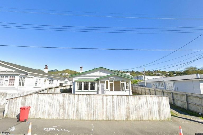 Photo of property in 38 Dr Taylor Terrace, Johnsonville, Wellington, 6037