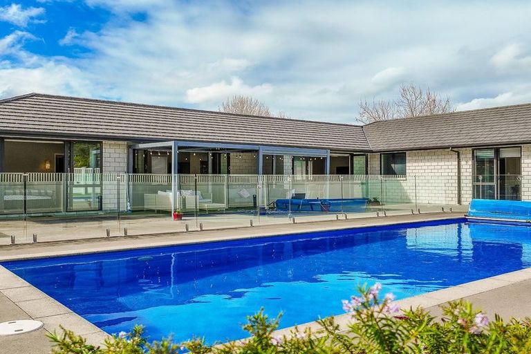 Photo of property in 2d Country Club Lane, Waiuku, 2123