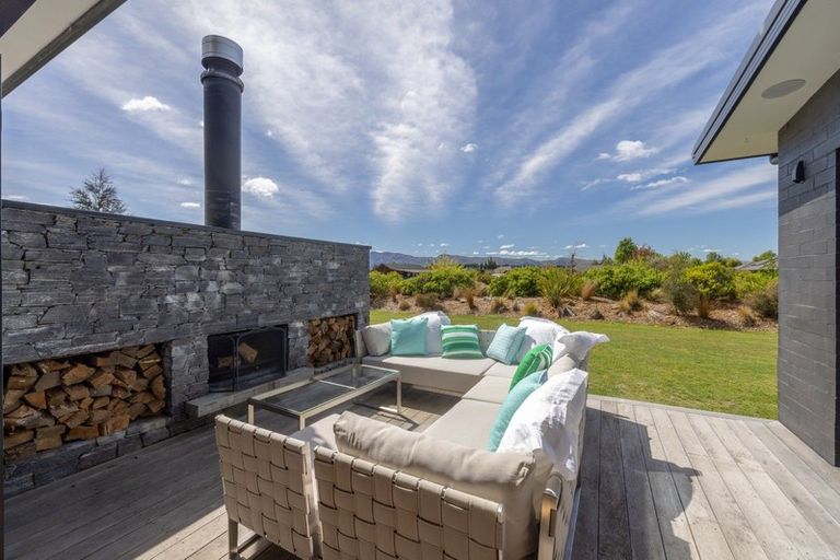 Photo of property in 22 Old Racecourse Road, Albert Town, Wanaka, 9305