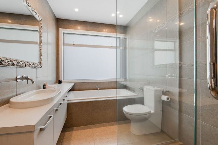 Photo of property in 31 Grand Drive, Orewa, 0931