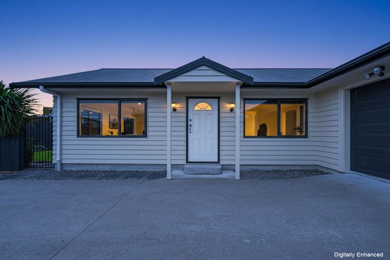 Photo of property in 34 Dahlstrom Grove, Kelvin Grove, Palmerston North, 4414