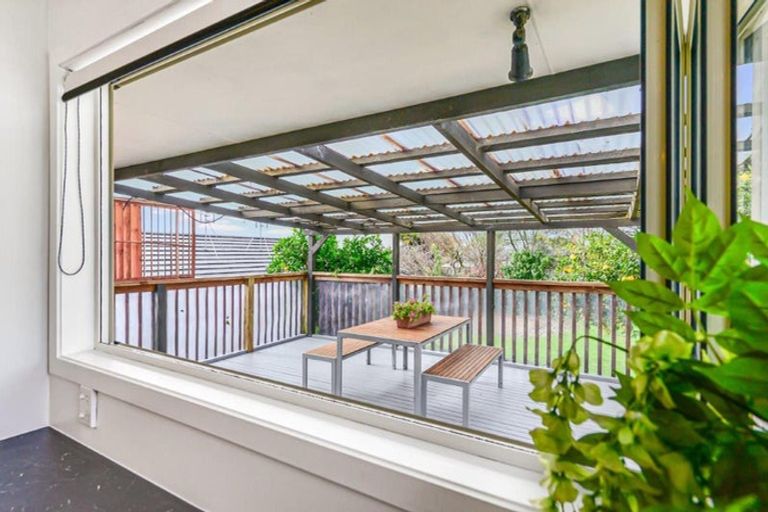 Photo of property in 84 Newcastle Road, Dinsdale, Hamilton, 3204