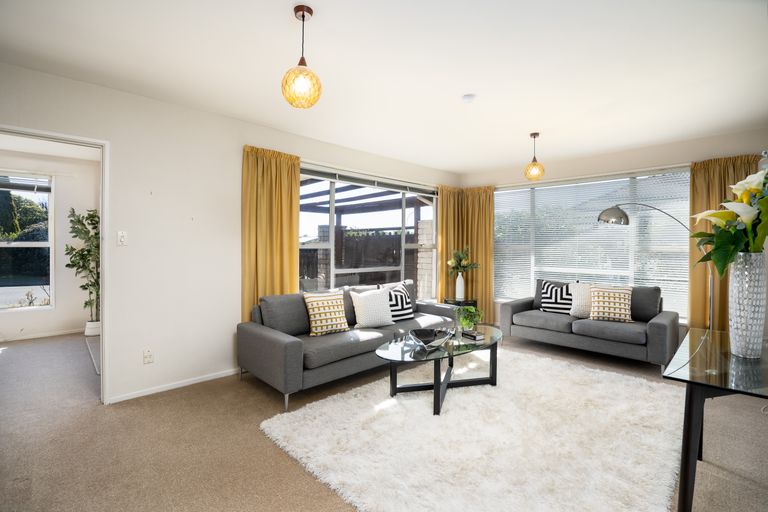 Photo of property in 12 Oldham Crescent, Halswell, Christchurch, 8025
