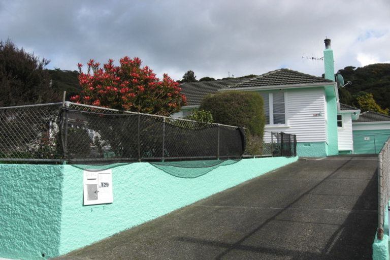 Photo of property in 129 Wellington Road, Wainuiomata, Lower Hutt, 5014