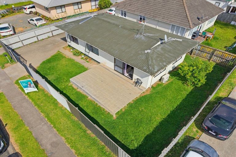 Photo of property in 2/31 Solveig Place, Randwick Park, Auckland, 2105