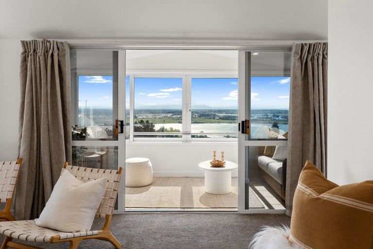 Photo of property in 2/79 Cannon Hill Crescent, Mount Pleasant, Christchurch, 8081