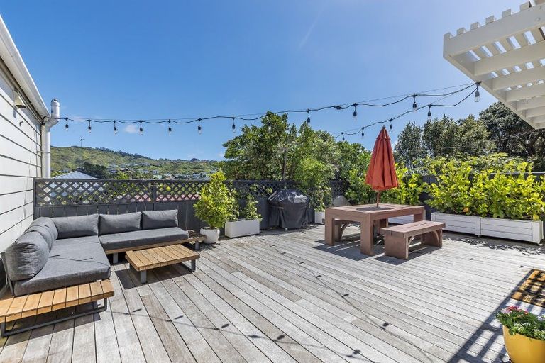 Photo of property in 8 Veronica Street, Brooklyn, Wellington, 6021